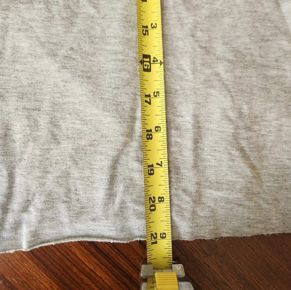 Peloton Gray Long Sleeve Cropped Tee. Size Small. NWOT - Picture 8 of 10